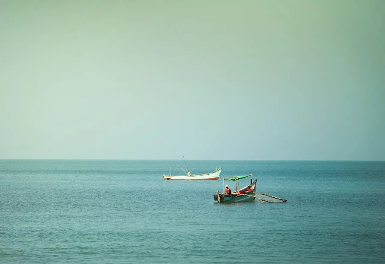 Outrigger · calm seas